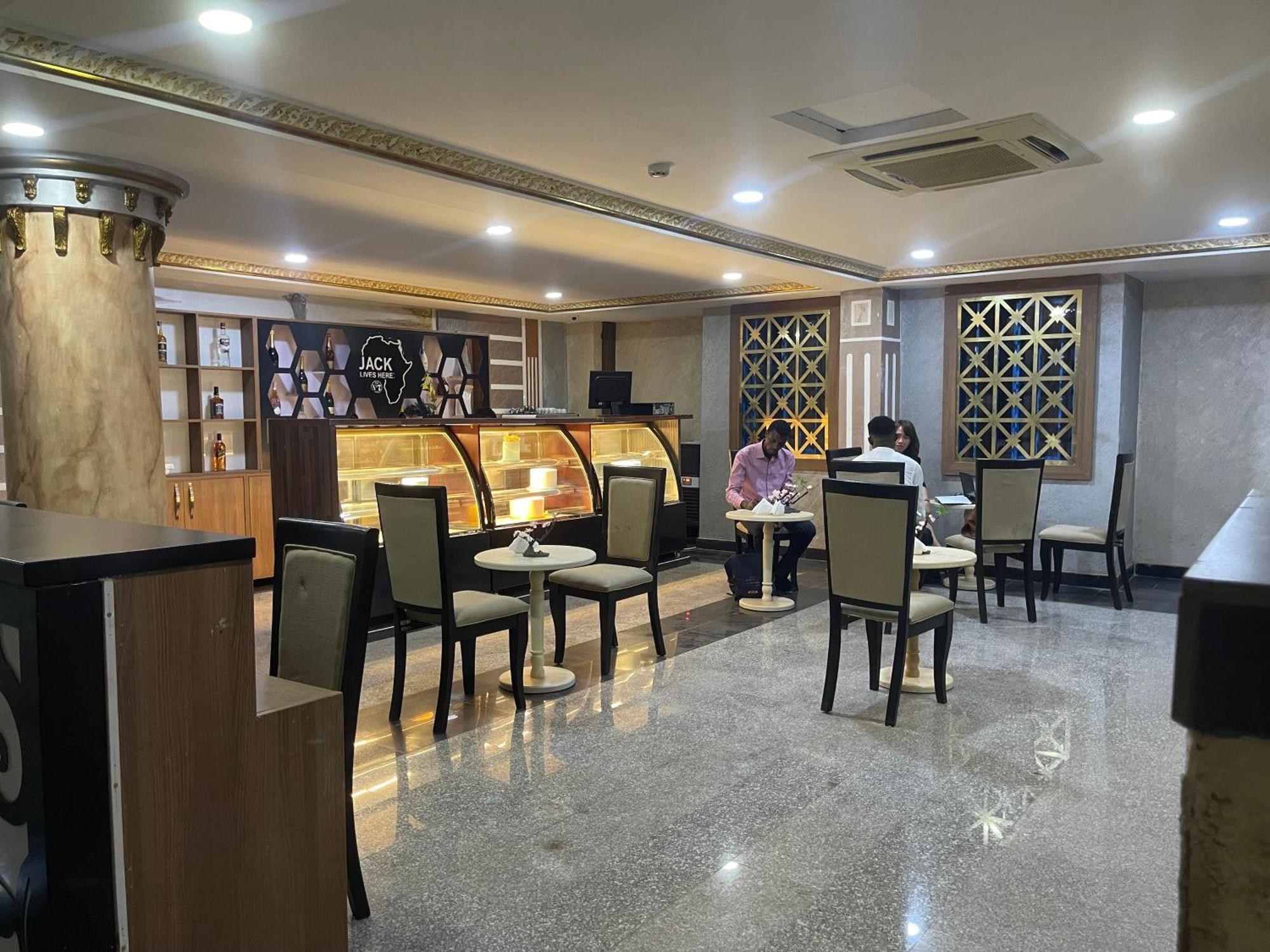 Aa Hotel And Suites أبوجا المظهر الخارجي الصورة